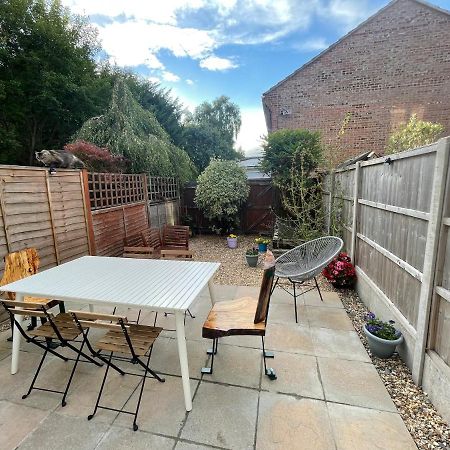Beautiful Town House With Private Garden And Patio Villa Canford Magna Eksteriør billede