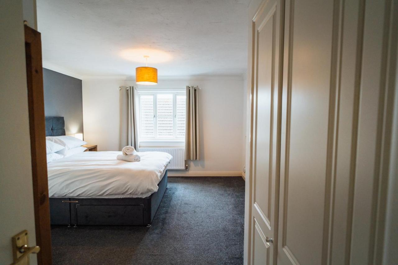 Beautiful Town House With Private Garden And Patio Villa Canford Magna Eksteriør billede