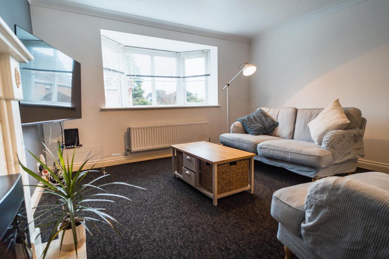 Beautiful Town House With Private Garden And Patio Villa Canford Magna Eksteriør billede