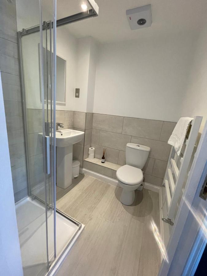 Beautiful Town House With Private Garden And Patio Villa Canford Magna Eksteriør billede